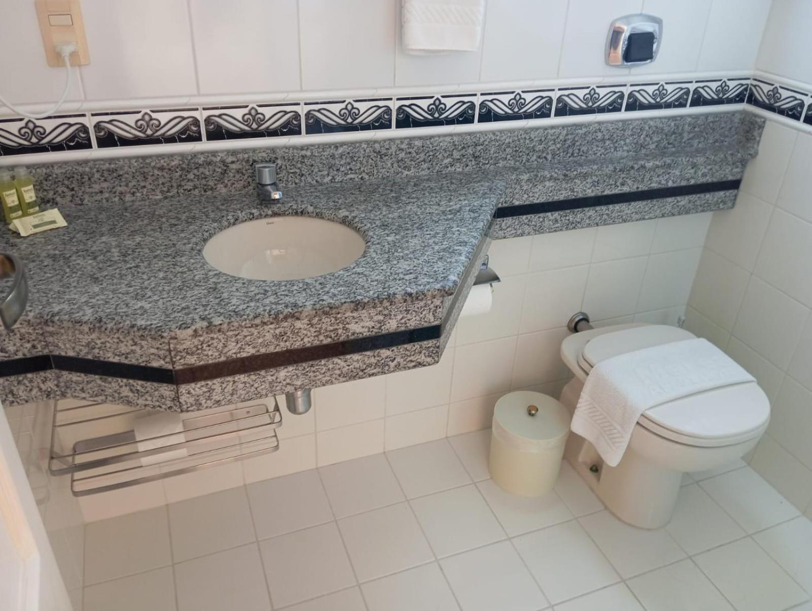 Golfinhos Apart-Hotel - Apto Terreo Frente Ao Mar!!! Florianópolis Екстериор снимка