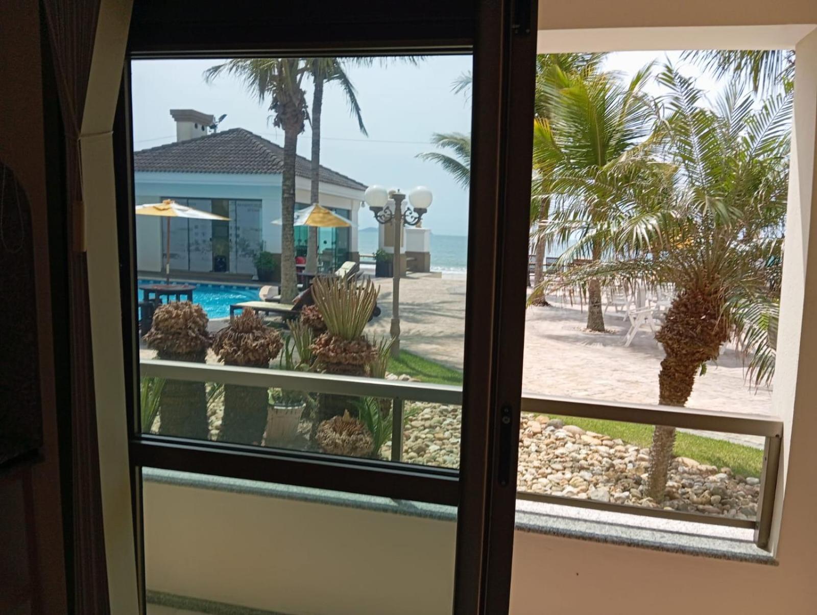 Golfinhos Apart-Hotel - Apto Terreo Frente Ao Mar!!! Florianópolis Екстериор снимка