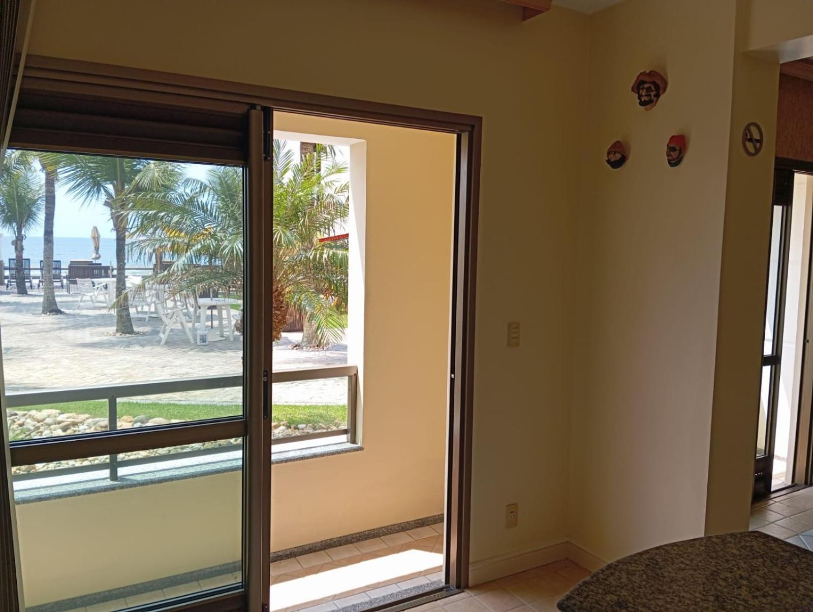 Golfinhos Apart-Hotel - Apto Terreo Frente Ao Mar!!! Florianópolis Екстериор снимка